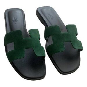 Hermes Oran Sandal Vert Electrique Suede Goatskin In Green/black